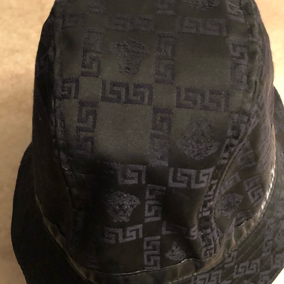 đź–¤VERSACE đź–¤ - Picture 6 of 16